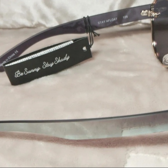 NWT Quay Stay Afloat Pink Frames/flashy Pink Lenses And Fun Case! RARE FIND - Picture 6 of 8